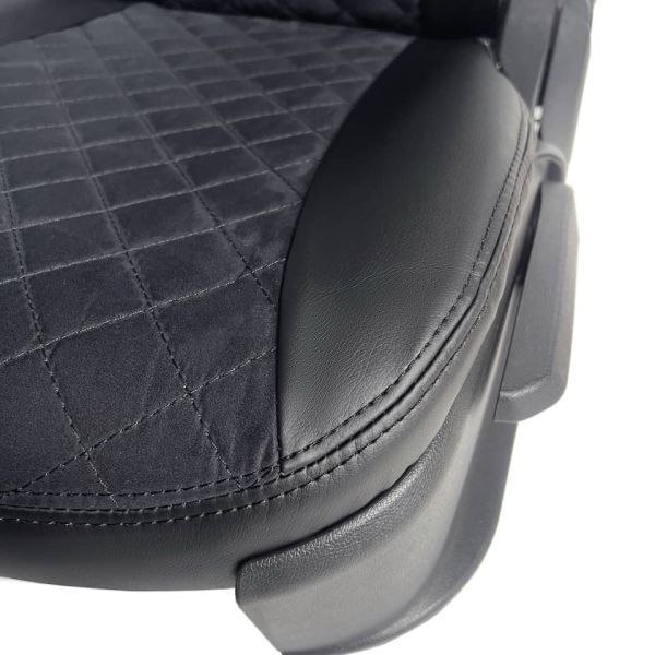 Чехлы Алькантара на Chevrolet Niva 2002-2013 г.в. Чехлы Алькантара на Chevrolet Niva 2002-2013 г.в.